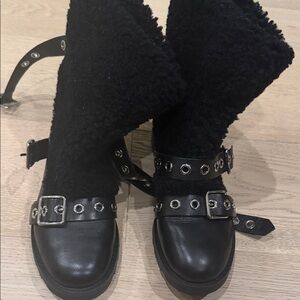 Marc by Marc Jacobs Black Shearling Lace-Up Buckle Ankle Boots.. size 10